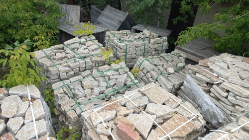 Плитняк гранитный галтованный купить в Сысерти