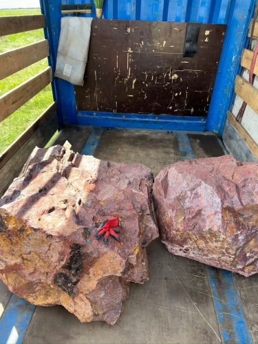 Ландшафтные глыбы красно-фиолетовые 200-1000 килограмм купить в Сысерти