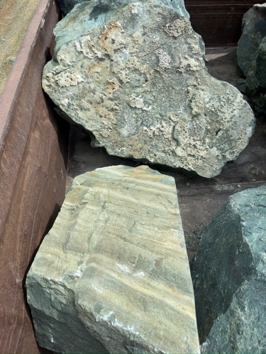 Ландшафтные глыбы зелёные 200-500 килограмм купить в Сысерти