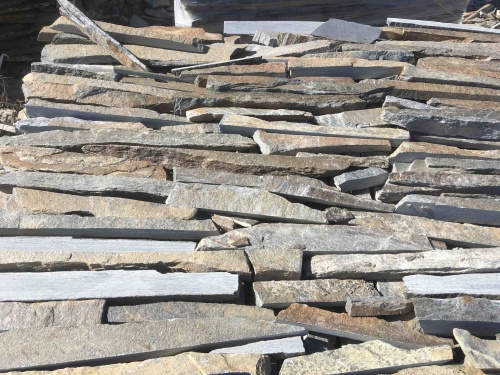 Горбушка златолит мультиколор для облицовки купить в Сысерти