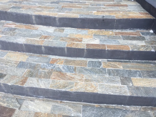 Плитка из Златолита Уральского для лестницы купить в Сысерти