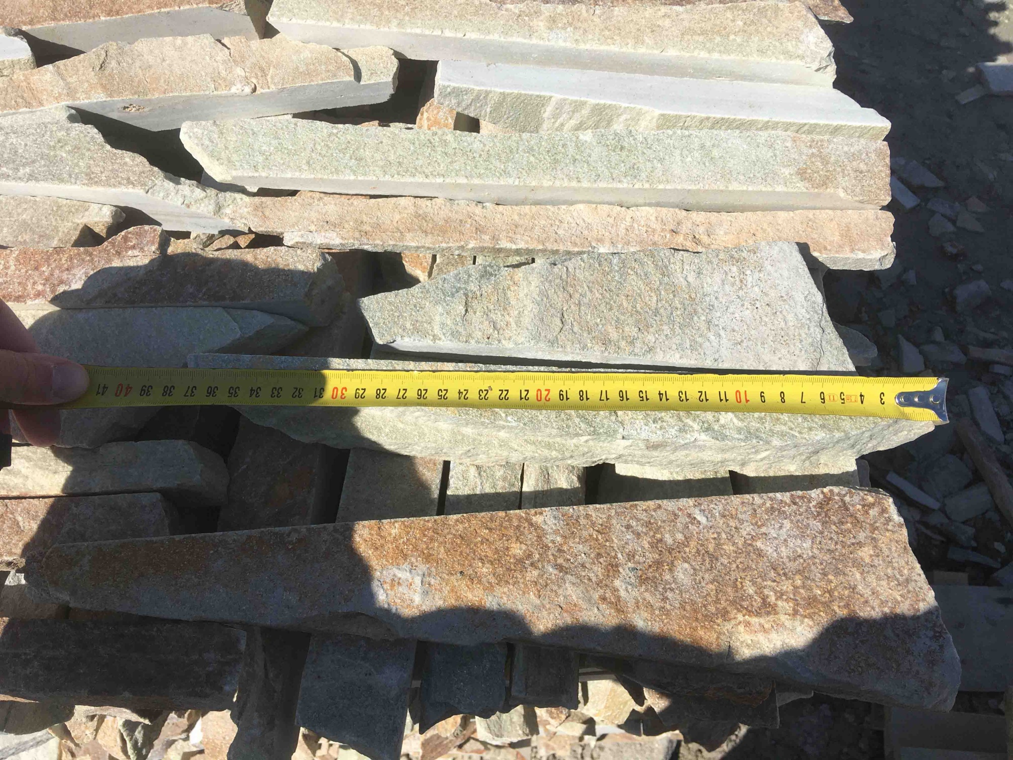 Горбушка златолит золотистый для облицовки купить в Сысерти