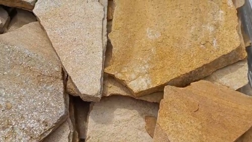 Плитняк златолит жёлтый для цоколя купить в Сысерти