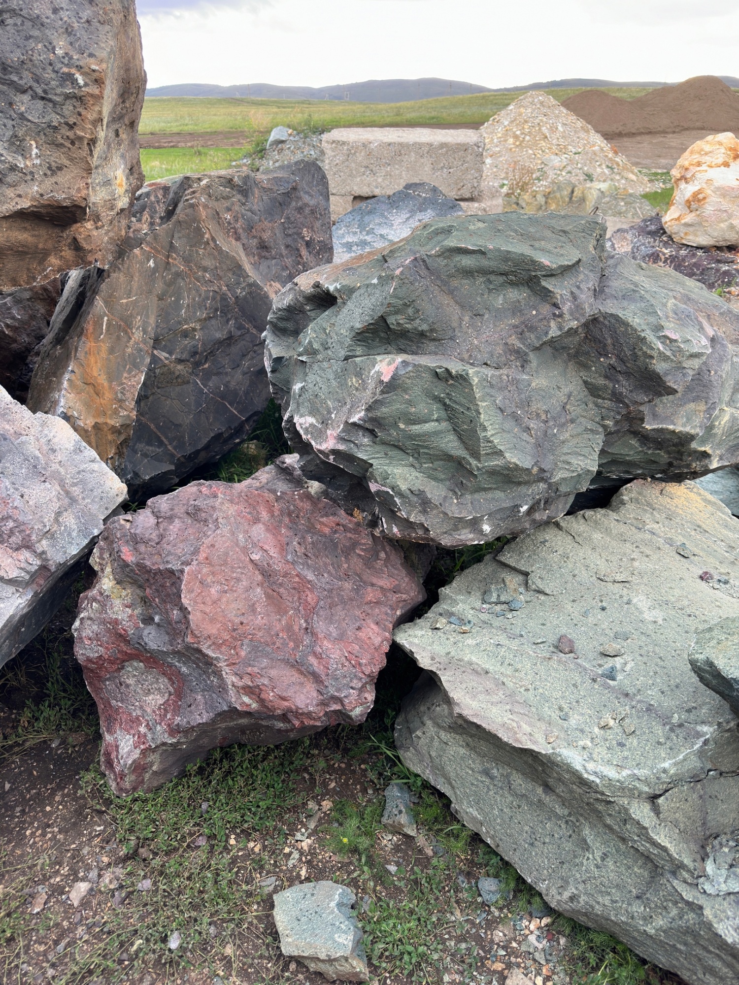 Камни для ландшафтного дизайна зелёные 10-60 килограмм купить в Сысерти