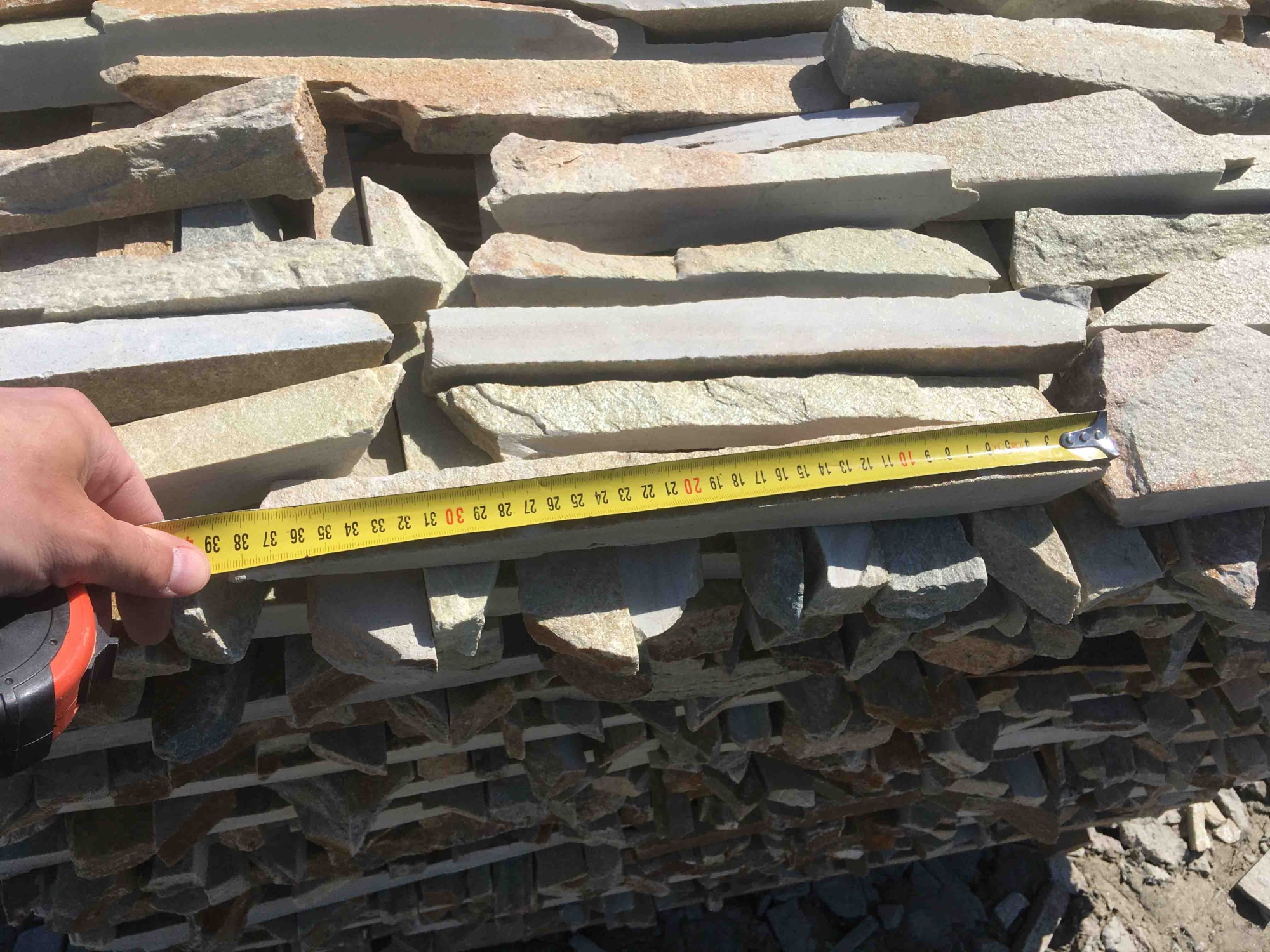 Горбушка златолит золотистый для облицовки купить в Сысерти