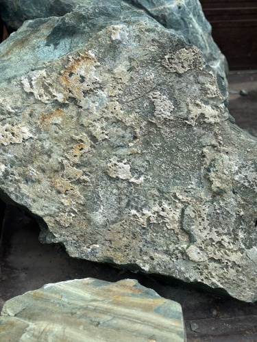 Ландшафтные глыбы зелёные 200-500 килограмм купить в Сысерти