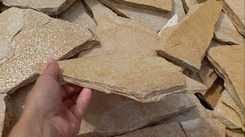 Плитняк златолит жёлтый для цоколя купить в Сысерти