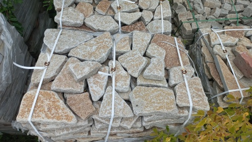 Гранитный плитняк галтованный для парковки купить в Сысерти