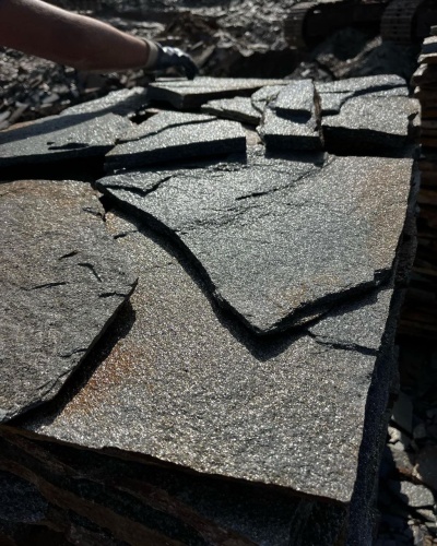 Плитняк златолит серебристый для фасада купить в Сысерти