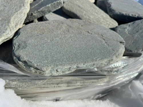 Плитняк златолит зелёный галтованный для мощения на бетон купить в Сысерти