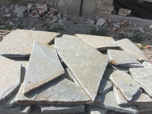 Златолит серебристый галтованный для цоколя купить в Сысерти